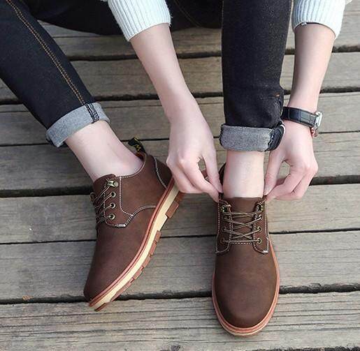 ZASHION รองเท้าแฟชั่นผู้ชาย ใส่ทำงาน Retro Plain Men Sneakers Shoes