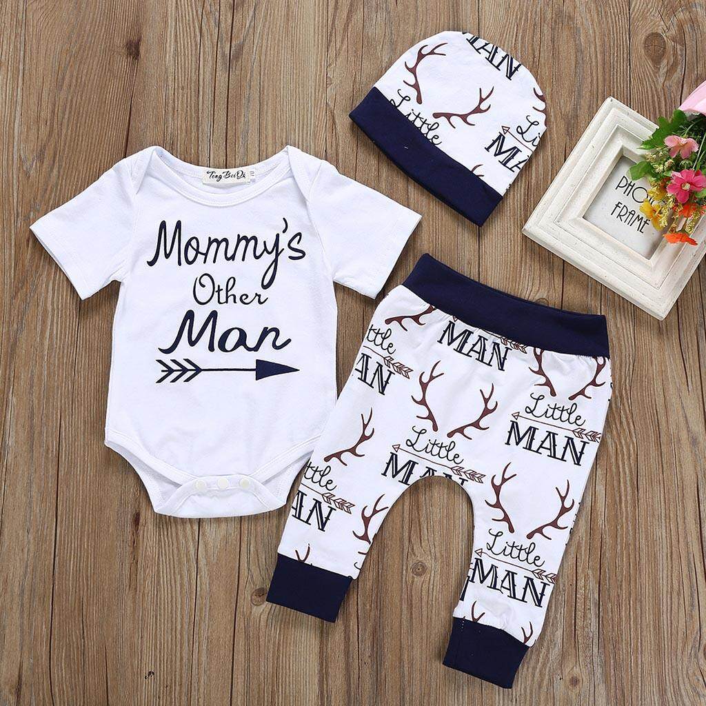 KATATA ทารกแรกเกิดชุดเด็กผู้ชายเสื้อผ้าพิมพ์ลายตัวอักษร Romper Jumpsuit + กางเกง + ชุดหมวก KATATA ทารกแรกเกิดชุดเด็กผู้ชายเสื้อผ้าพิมพ์ลายตัวอักษร Romper Jumpsuit + กางเกง + ชุดหมวก