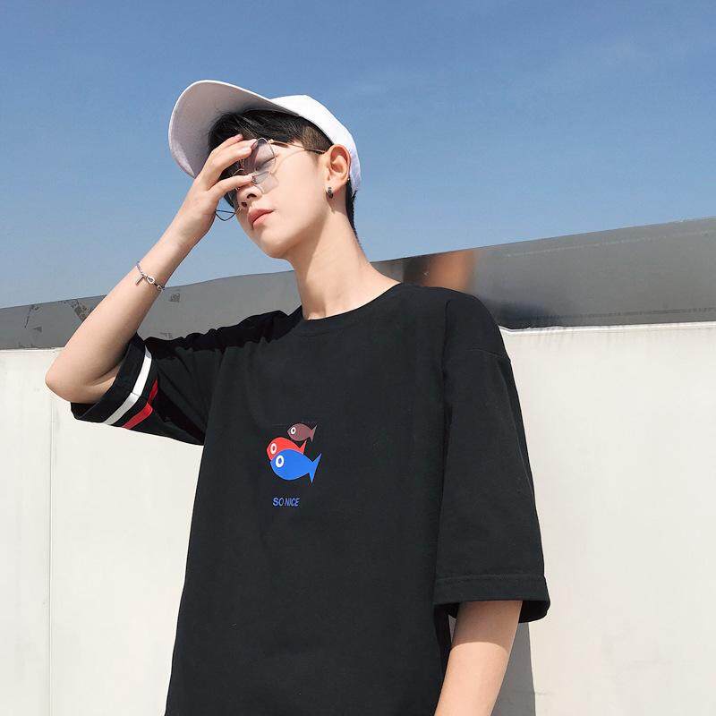 ฤดูร้อน 2019 ใหม่เกาหลีหลวมห้าเสื้อยืดแฟชั่นของผู้ชายสันทนาการพอร์ตแฟชั่นผู้ชายสั้นแขน ฤดูร้อน 2019 ใหม่เกาหลีหลวมห้าเสื้อยืดแฟชั่นของผู้ชายสันทนาการพอร์ตแฟชั่นผู้ชายสั้นแขน