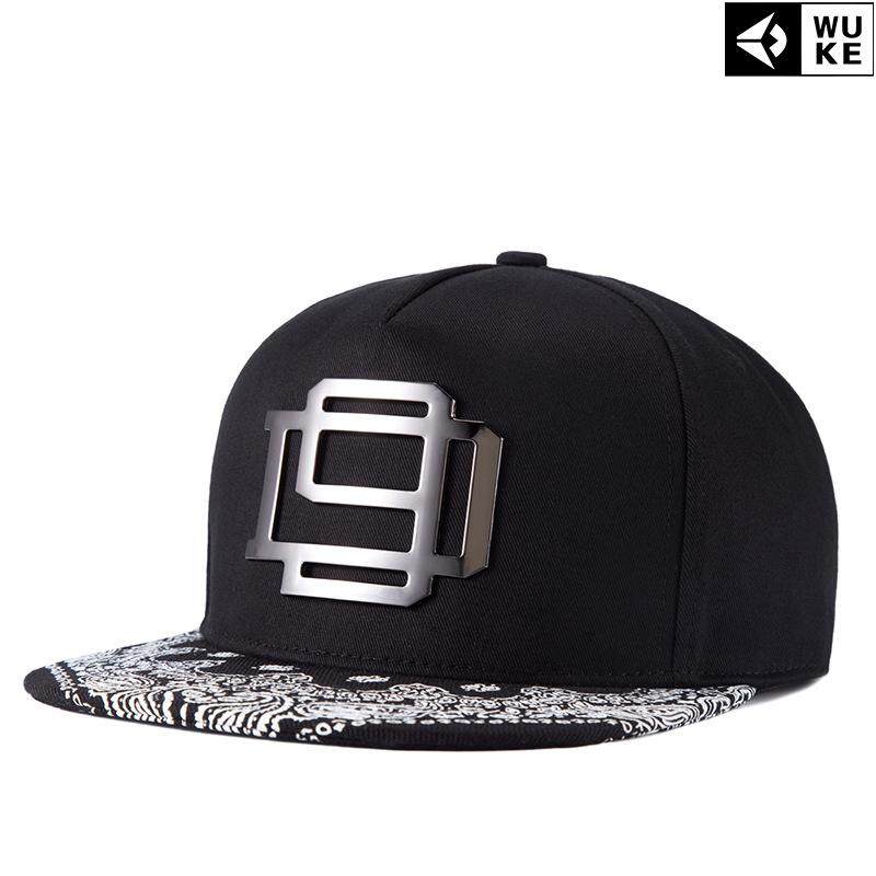 Victory Fashion Man WUKE หมวก Hip - Hop ใหม่แผ่นเหล็กพิมพ์ Han หมวกขอบแบน (สีดำ)