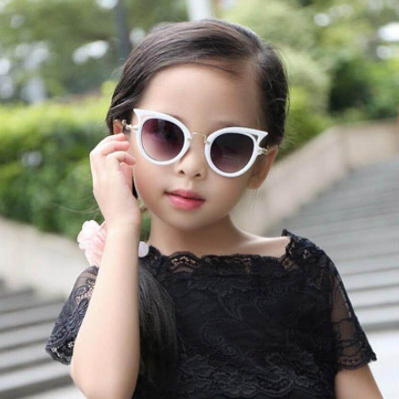 【ซื้อ 1 แถม 1 แว่นตาเก็บ Bag】Fashion เด็ก CAT EYE แว่นกันแดดปกป้อง UV แว่นตากันแดดแว่นตาเด็กแว่นตา 【ซื้อ 1 แถม 1 แว่นตาเก็บ Bag】Fashion เด็ก CAT EYE แว่นกันแดดปกป้อง UV แว่นตากันแดดแว่นตาเด็กแว่นตา