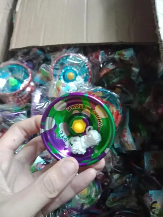 how to open a yoyo ball