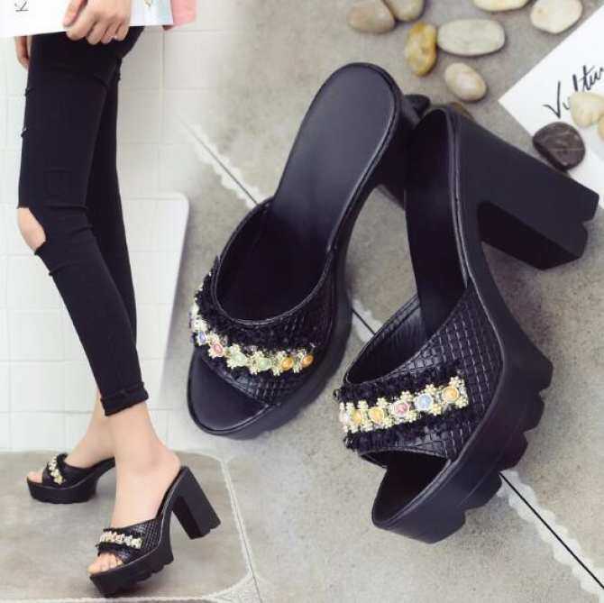 Bertumit Tinggi Sandal: Jual Beli Online Sandal Bertumit dengan Harga Murah
