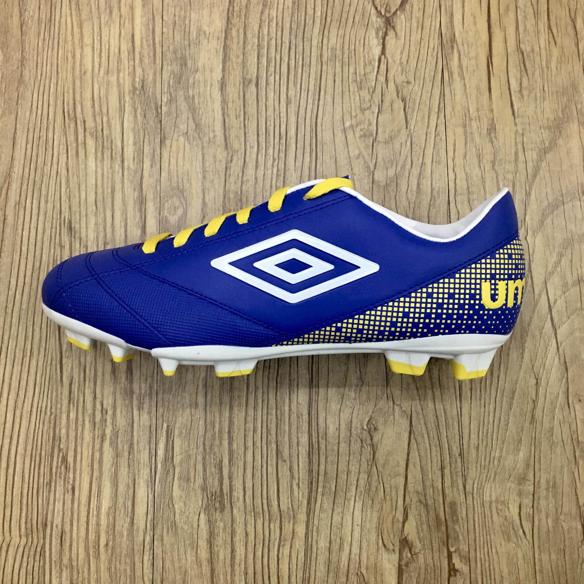 umbro football cleats