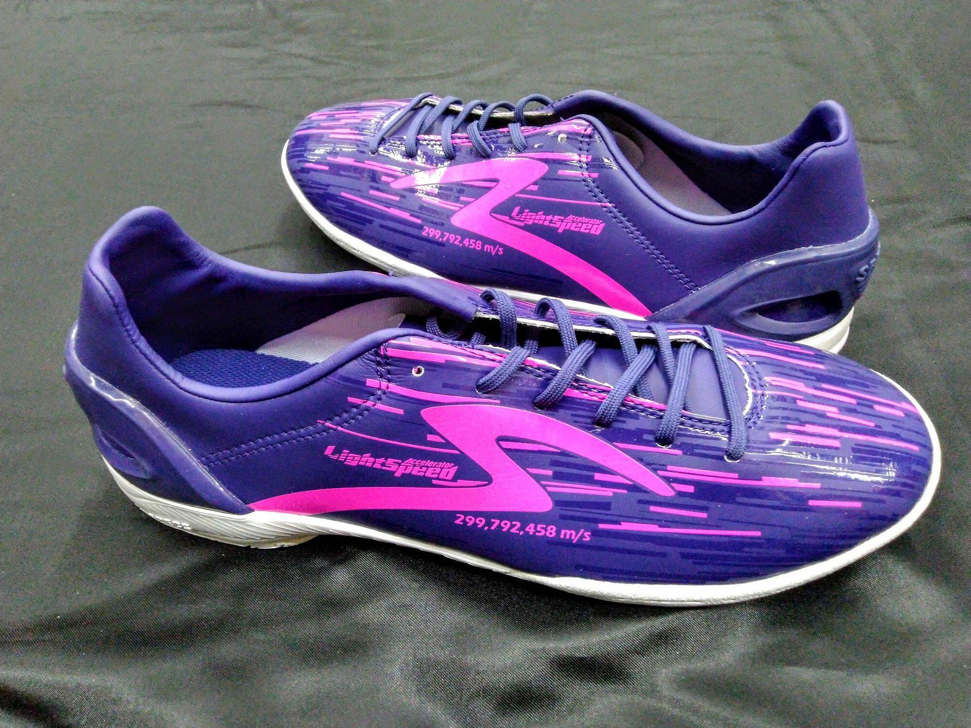 spec futsal shoes
