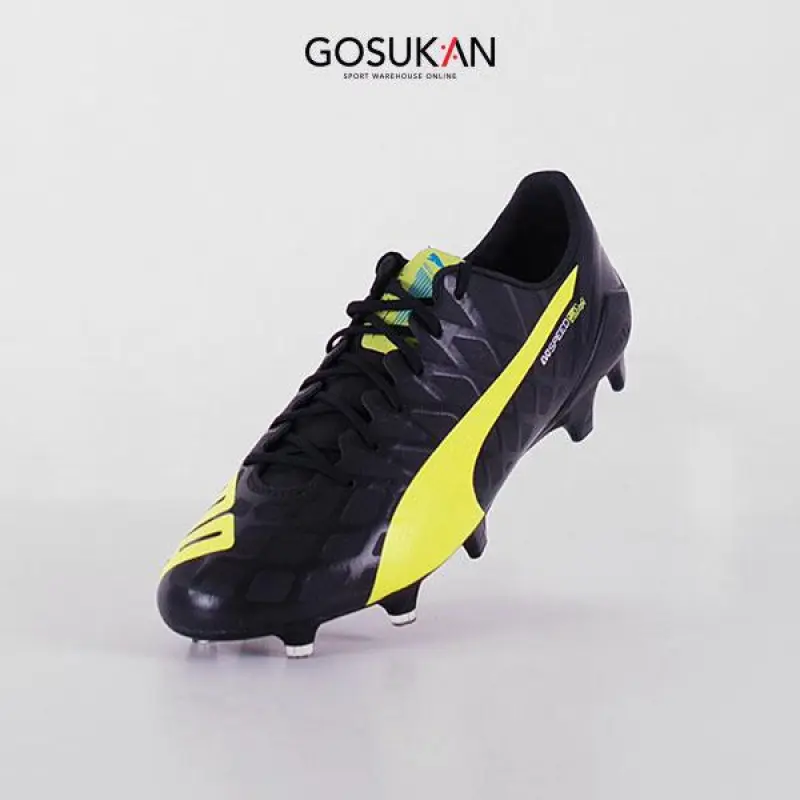 warehouse football boots