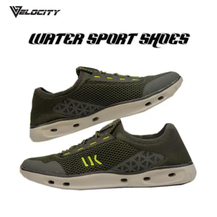 water shoes in stock