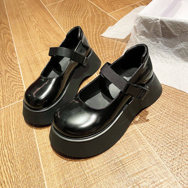 shiny black mary jane shoes