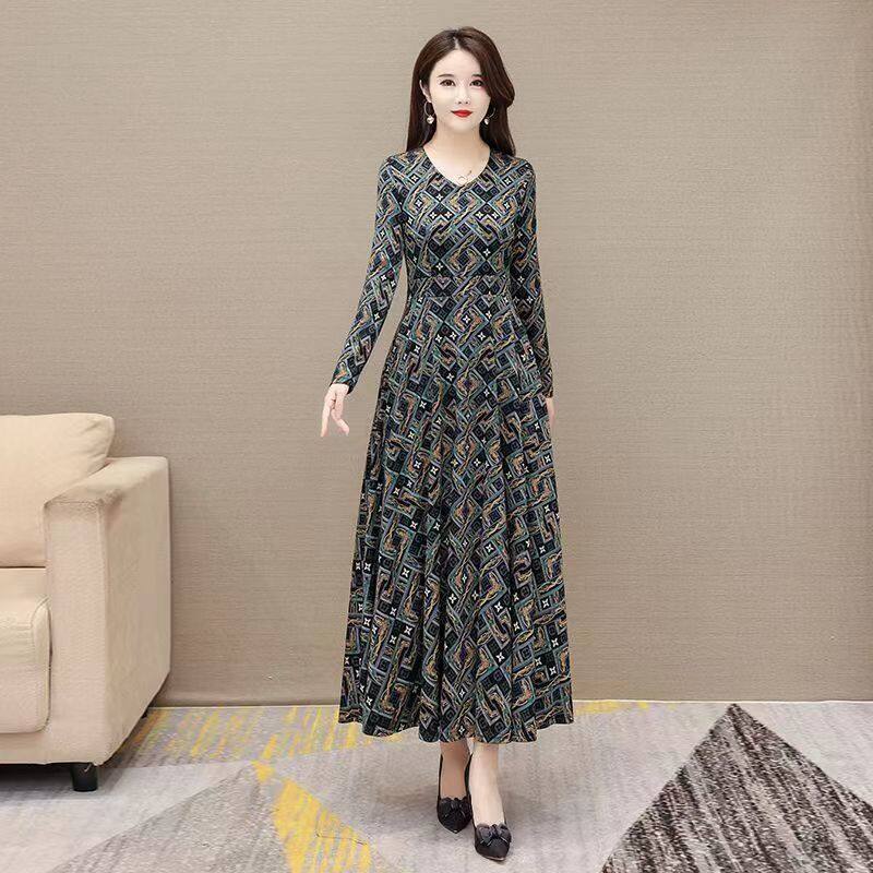 Long sleeved skirt with geometric printed patterns for middle-aged and elderly people