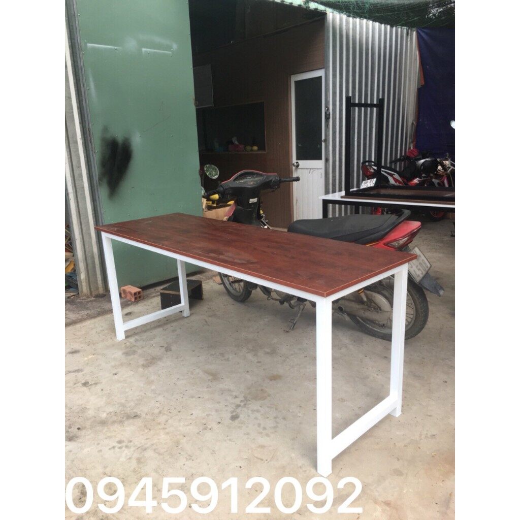Bàn làm việc chân sắt mặt gỗ dài 1m8