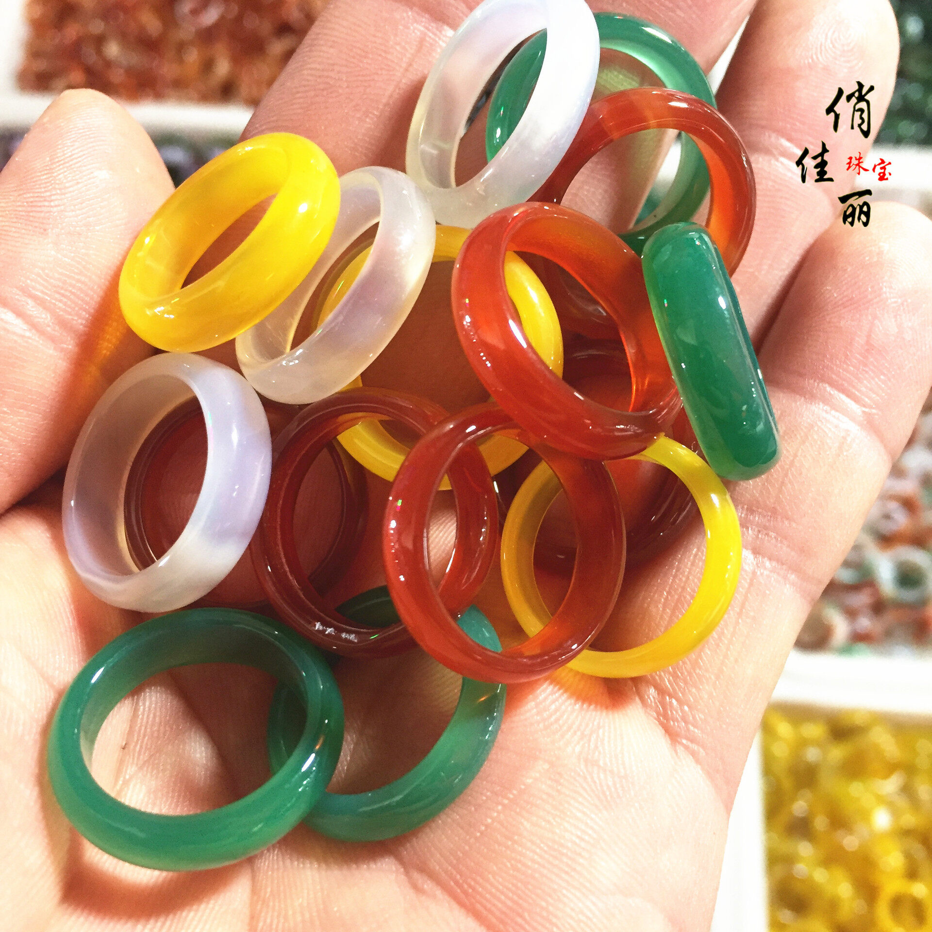 XYP Hot Selling Wholesale Jade Ring Red Yellow Green Agate Ring Chalcedony Pendant Men and Women Ring  Jewelry