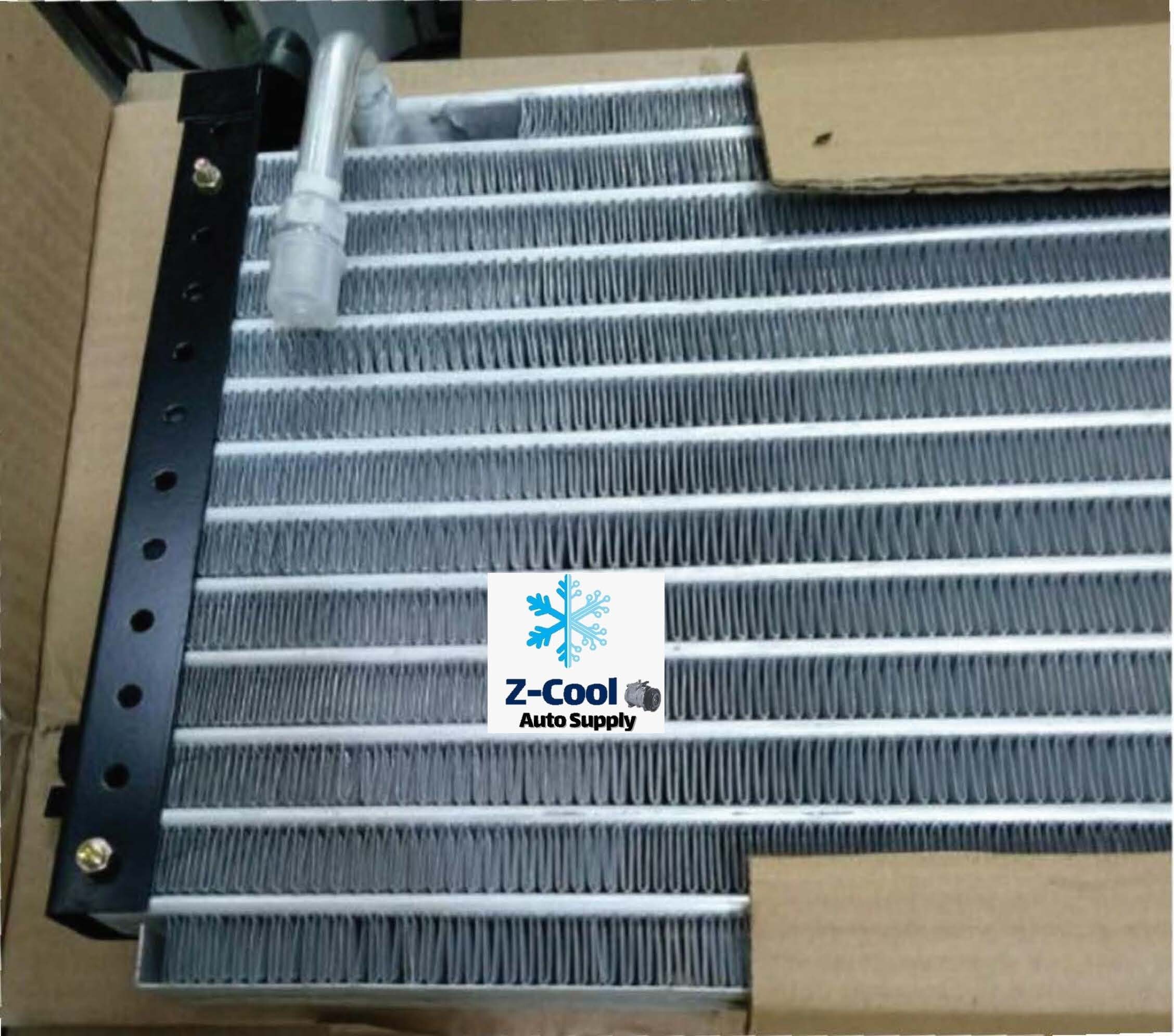 ドロップ A/c Condenser For Car Air Conditioning Condenser For Nissan
