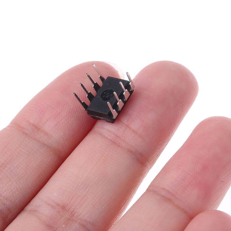 50Pcs NE555 NE555P DIP-8 SINGLE BIPOLAR TIMERS IC