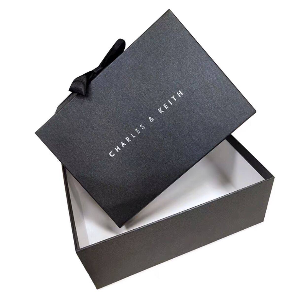 CNK gift box and the paper bag