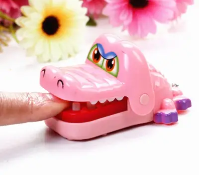 rencuiyun Creative Chidlren Kid Crocodile Mouth Dentist Bite Finger Game Funny Toy