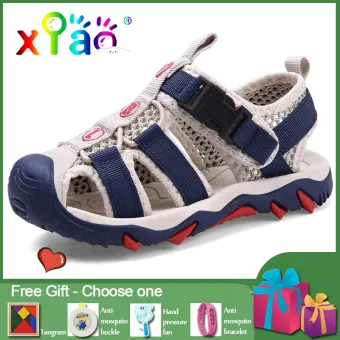 boys hiking sandals
