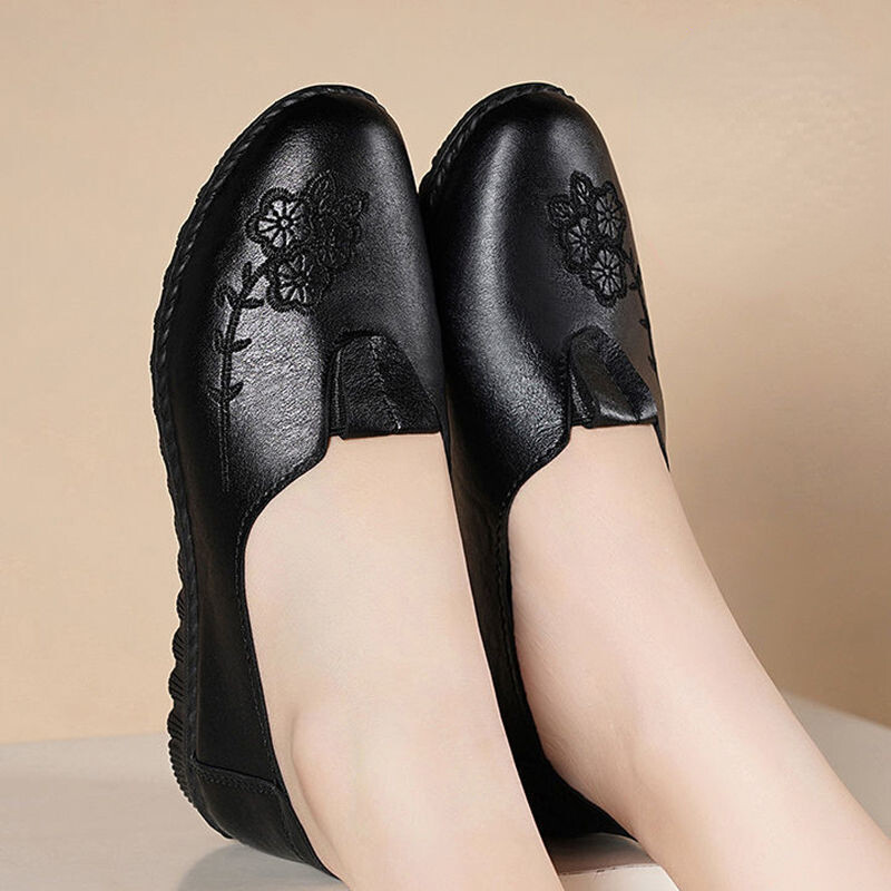 Cheap and High-quality Middle-aged and Elderly Mother Shoes Breathable Soft Bottom Non-slip Lightweight Slip-on Women's Shoes
