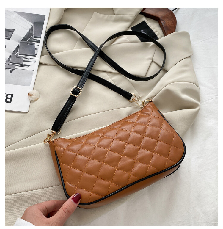 IELGY Women's bag one shoulder underarm bag all-matchin casual crossbody Simple square bag solid color fashion