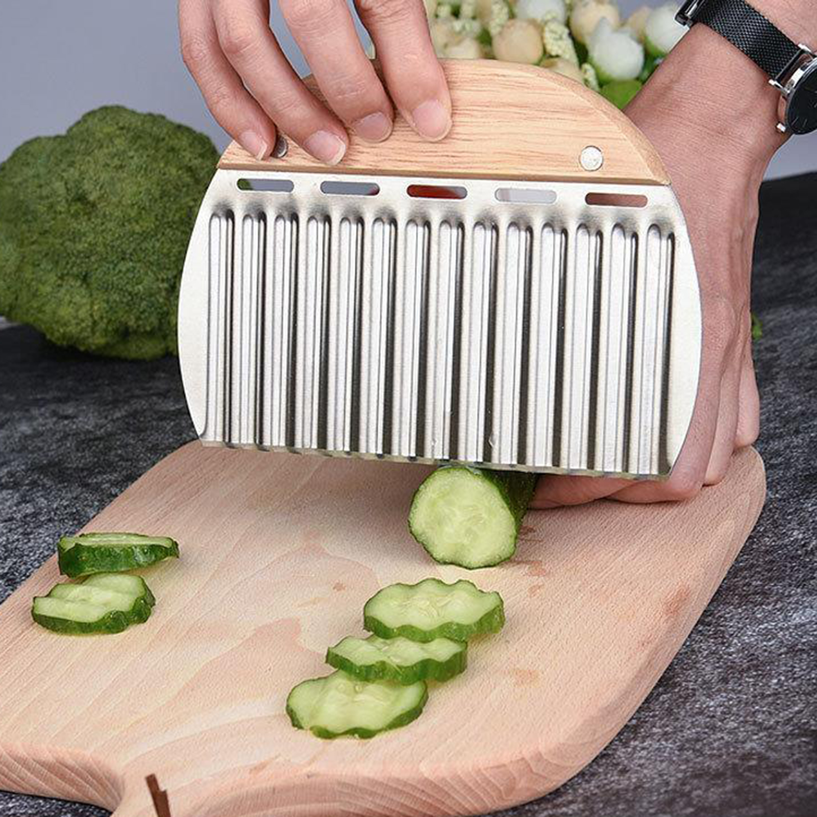Terylin Potato Chip Cutter Corrugated Sharp Blade Rustproof Food Grade Comfortable Grip Crinkle Cutter Ergonomic Handle Wavy French Fries Potato Cutter for Kitchen French Fries Cutter