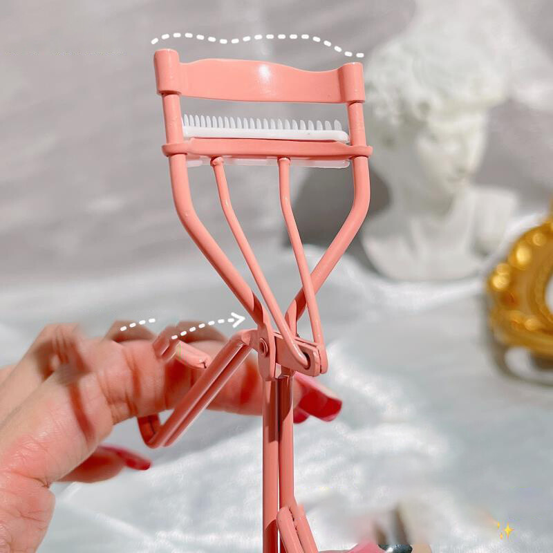 Premium Serrated Lash Curler to Help Create Beautiful, Natural-Looking Lashes