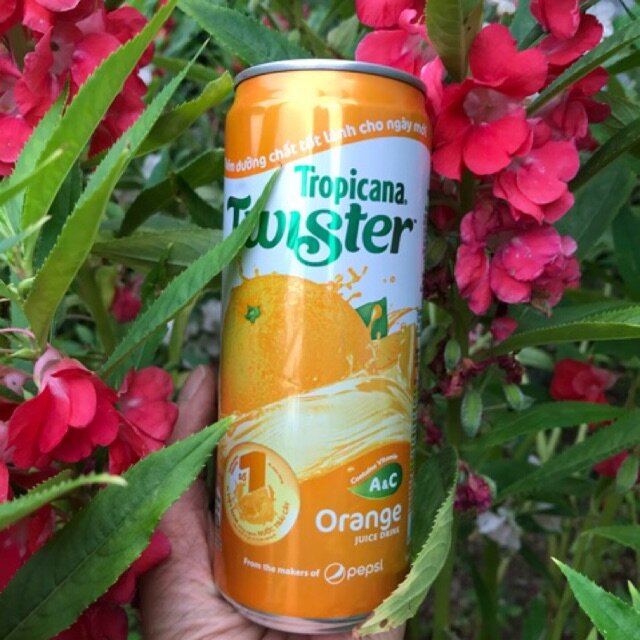 Thùng nước cam ép Twister 320ml - 24 lon