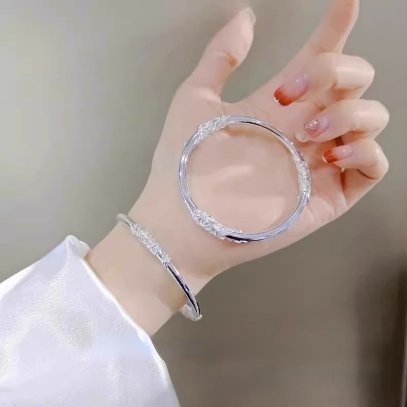 Fashionable Delicate Floral Pattern Silver Open Bracelet for Women