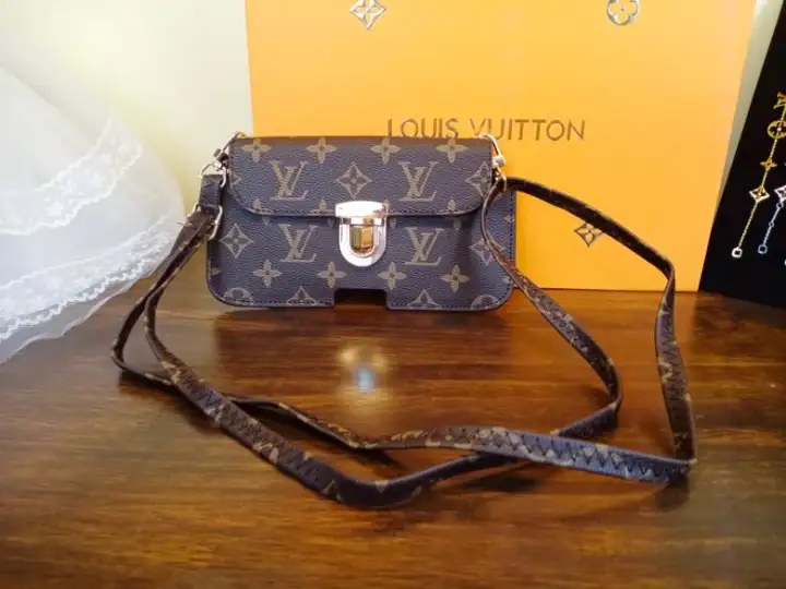 lv small sling