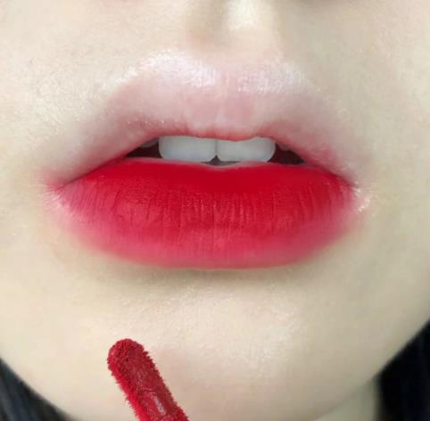 【BeautyMalls】Son Kem Đáng Yêu Son Kem Lì Bền Màu
