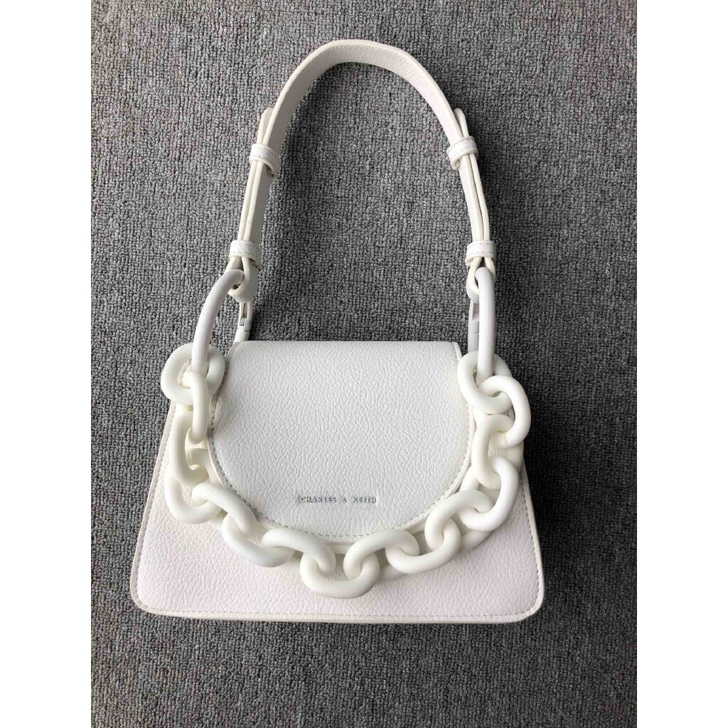 chunky chain bag