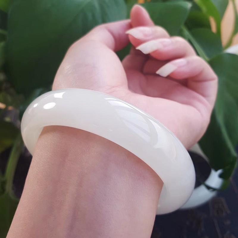 Vòng Tay Đá Quý Ngọc Bích Jadeite Trắng Tự Nhiên
