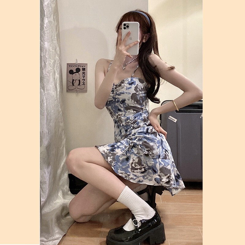 Đầm cổ yếm hoa mỏng cho nữ