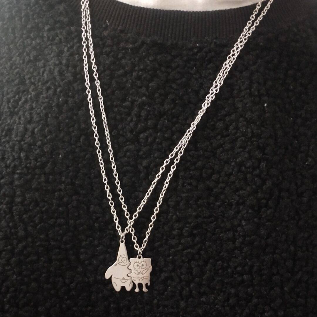 【Ready Stock】2Pcs Korean Clavicle Chain Friends Gift Pie Big Star Best Friend Necklace Fashion Jewelry Couple Steel Hip Hop Cartoons Simple Sponge Bob