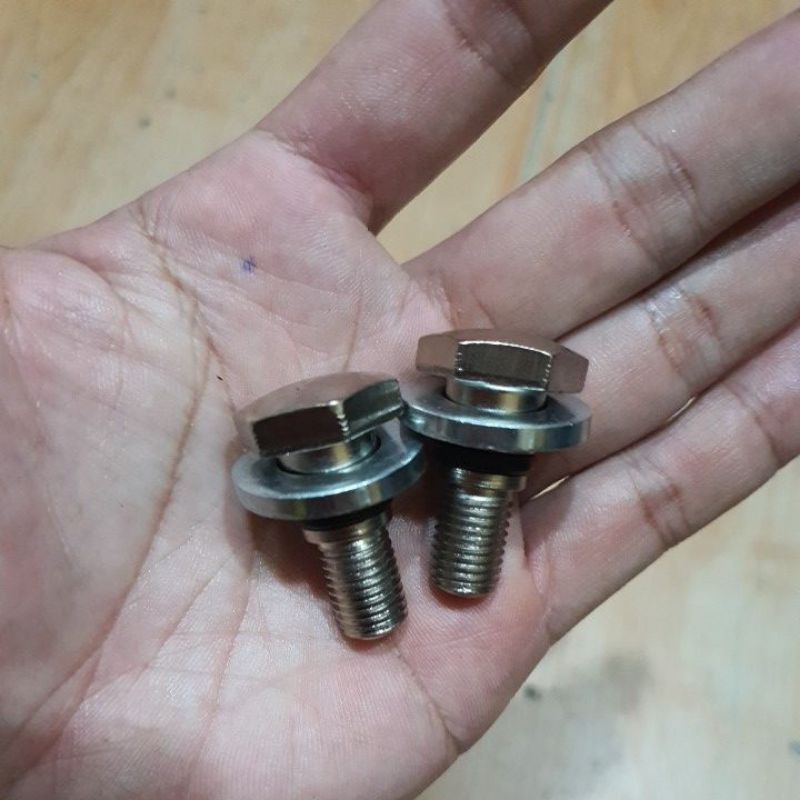 Cặp ốc ty phuộc trước 67