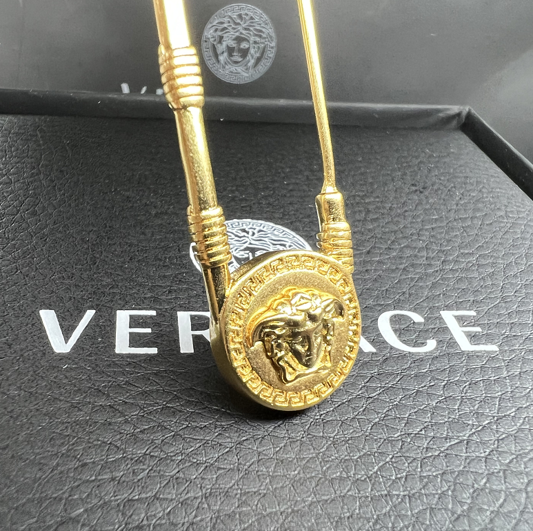 2022 New VERSACE SAFETY PIN BROOCH