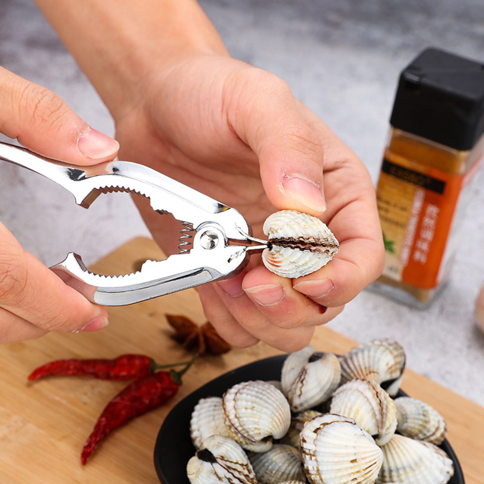 Sanwood® Crab Cracker Labor Saving Automatic Rebound Spring Design Mirror Polished Non-slip Multi-functional Zinc Alloy Lever Handle Seafood Clamp Restaurant Supplies Crab Cracker Automatic