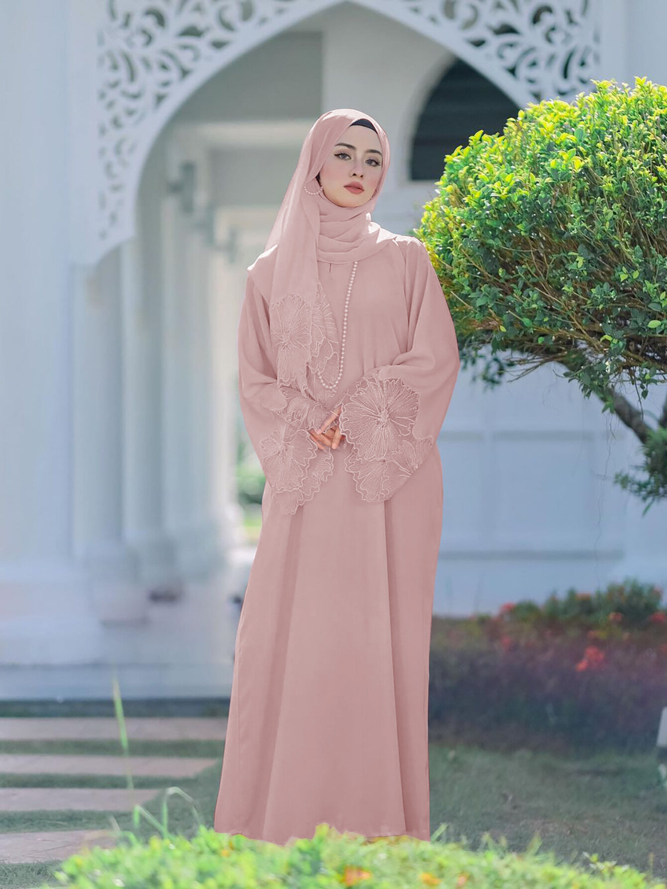 Women Abaya Muslim Hijab Dress Lace Flower Sleeve Dress Middle East Dubai Long Dress Large Size Kaftan Maxi Dress Elegant Evening Dress