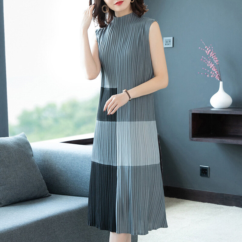 European and American style 2025 winter new women's clothing temperament slim fit waist pleated jumpsuit style dress