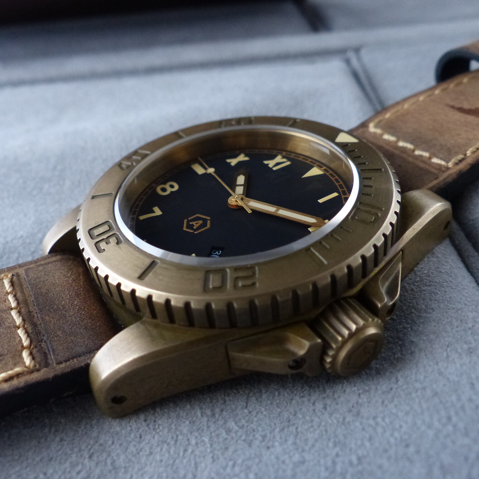 期間限定値下げ (希少品) ANCON アンコンシーシャドウ  ブロンズウォッチ 期間限定値下げ (希少品) ANCON アンコンシーシャドウ ブロンズ