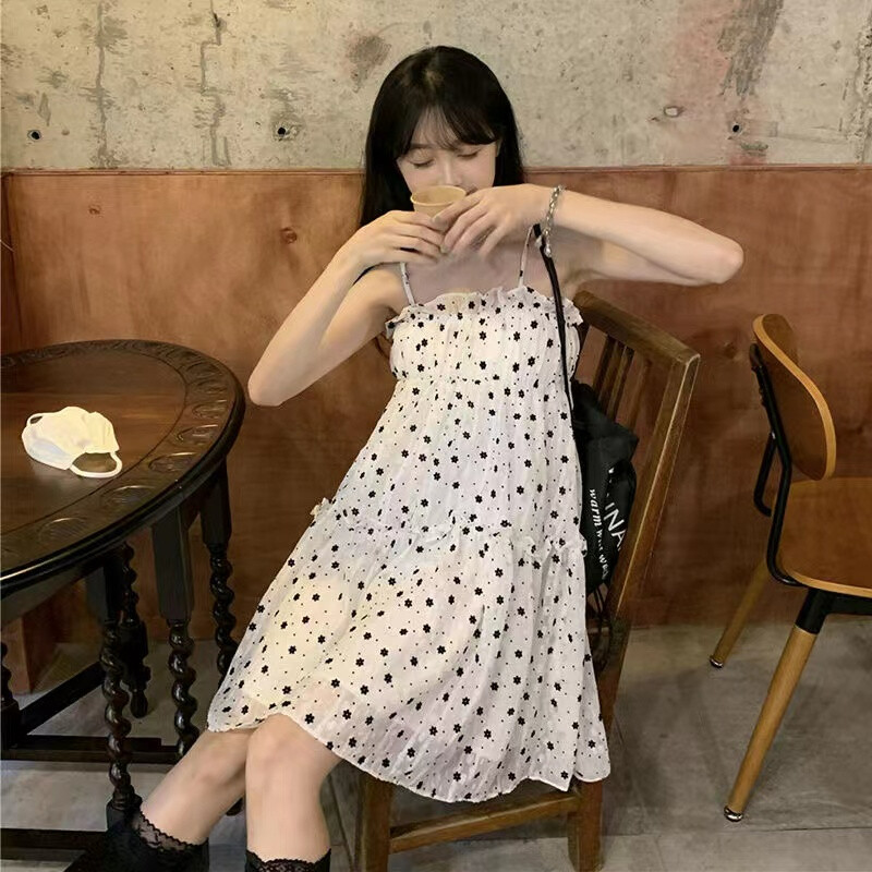 Đầm yếm hoa nhẹ nhàng mới