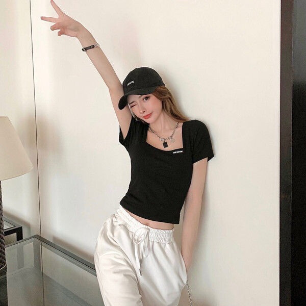Áo Thun Nữ Ngắn Tay Cổ Vuông