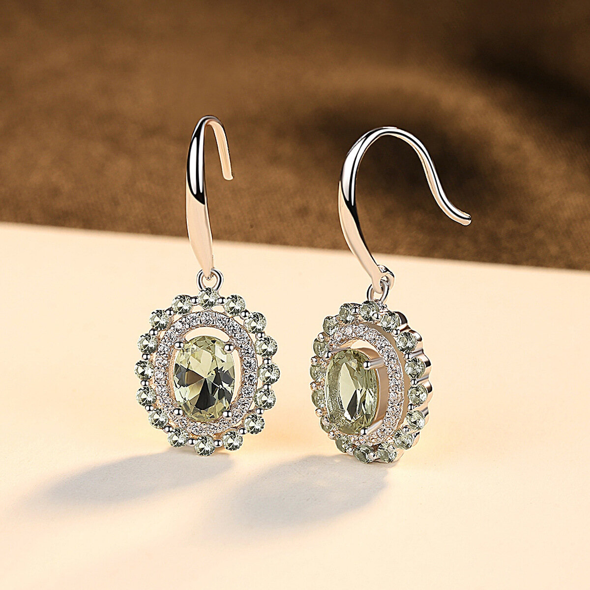 High-end Earrings S925 Silver Ear Hook Inlaid Peridot Earring