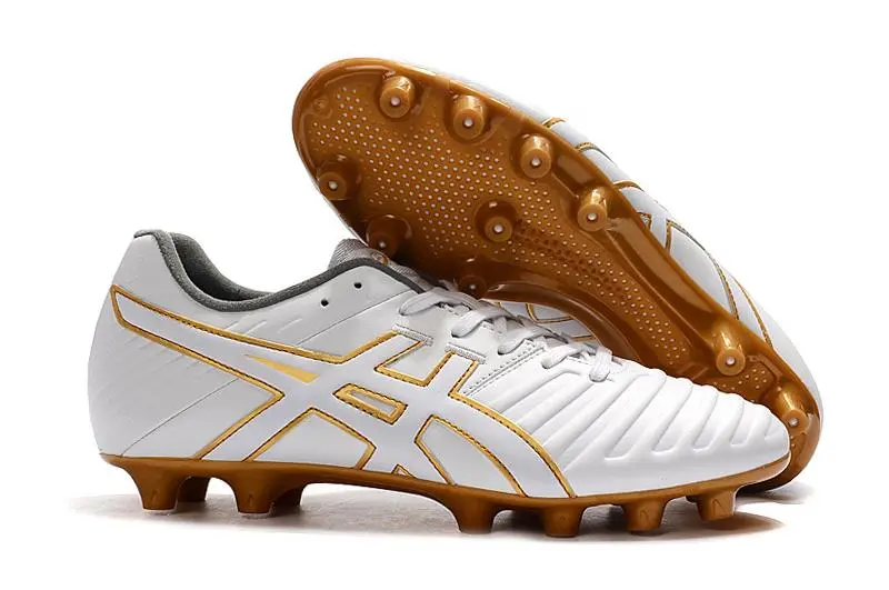wide soccer shoes mens