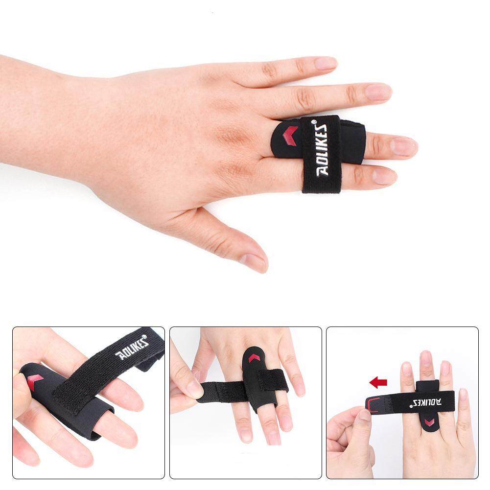 Solo Mid Sports Finger Splint Guard Basketball Fingers Protector Sleeve