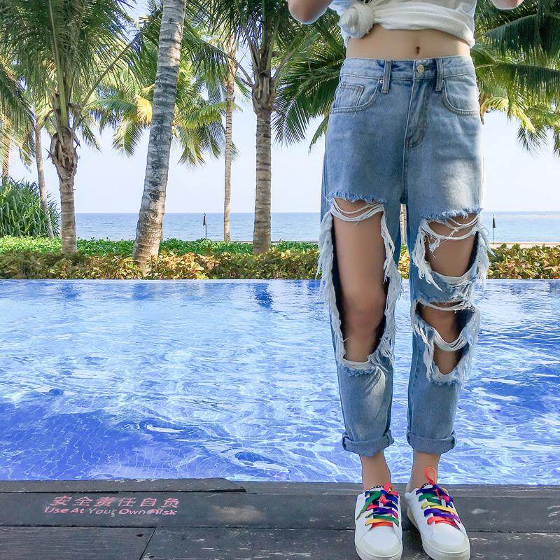 baggy distressed boyfriend jeans