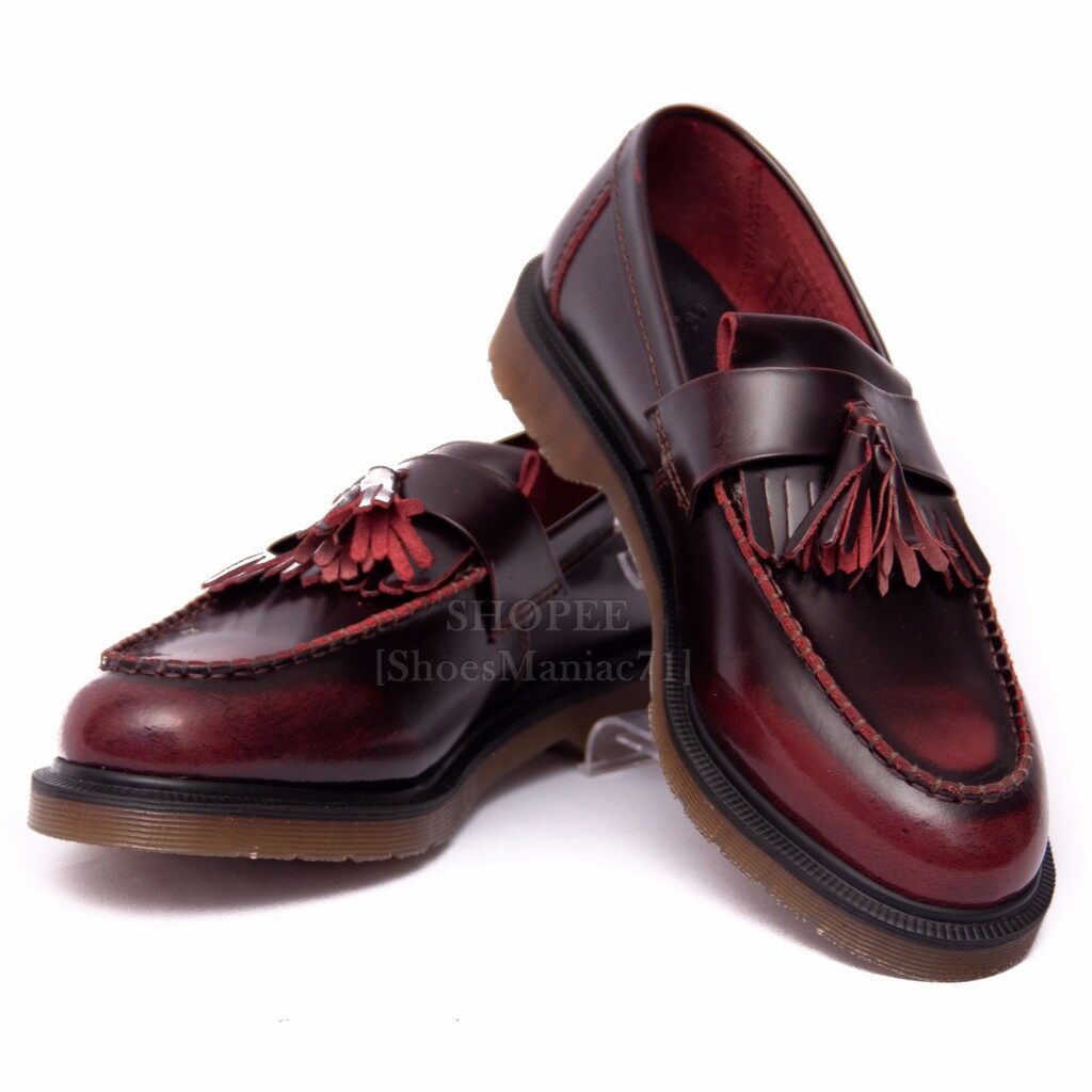 Dr Martens Canada | Dr. Martens Adrian Yellow Stitch Leather Tassel Loafers  In Black Smooth Black r22209001