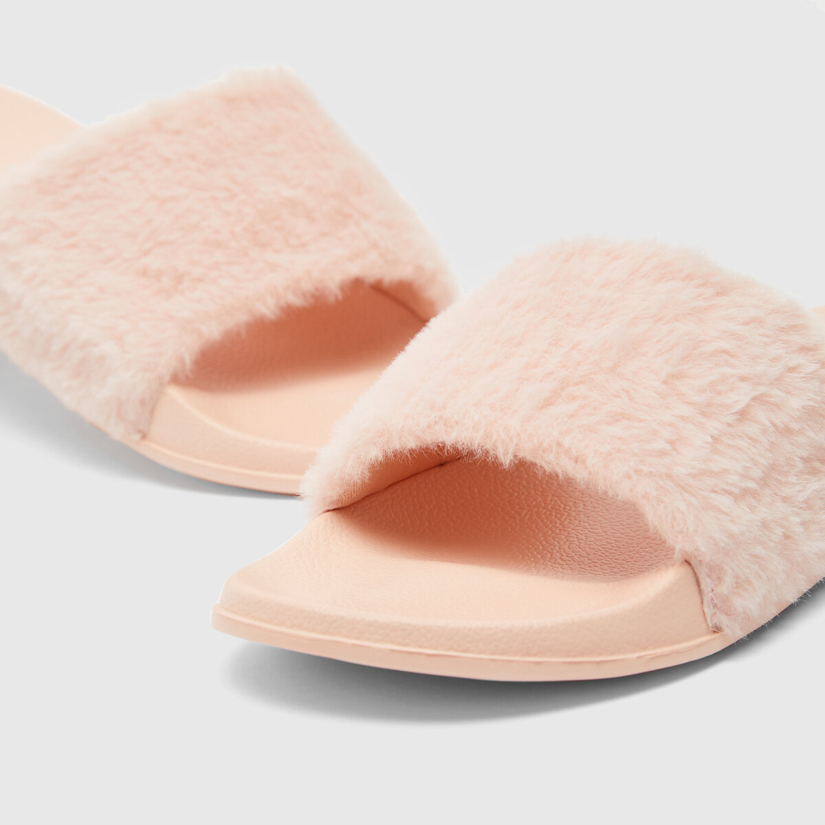 max fashion chappals