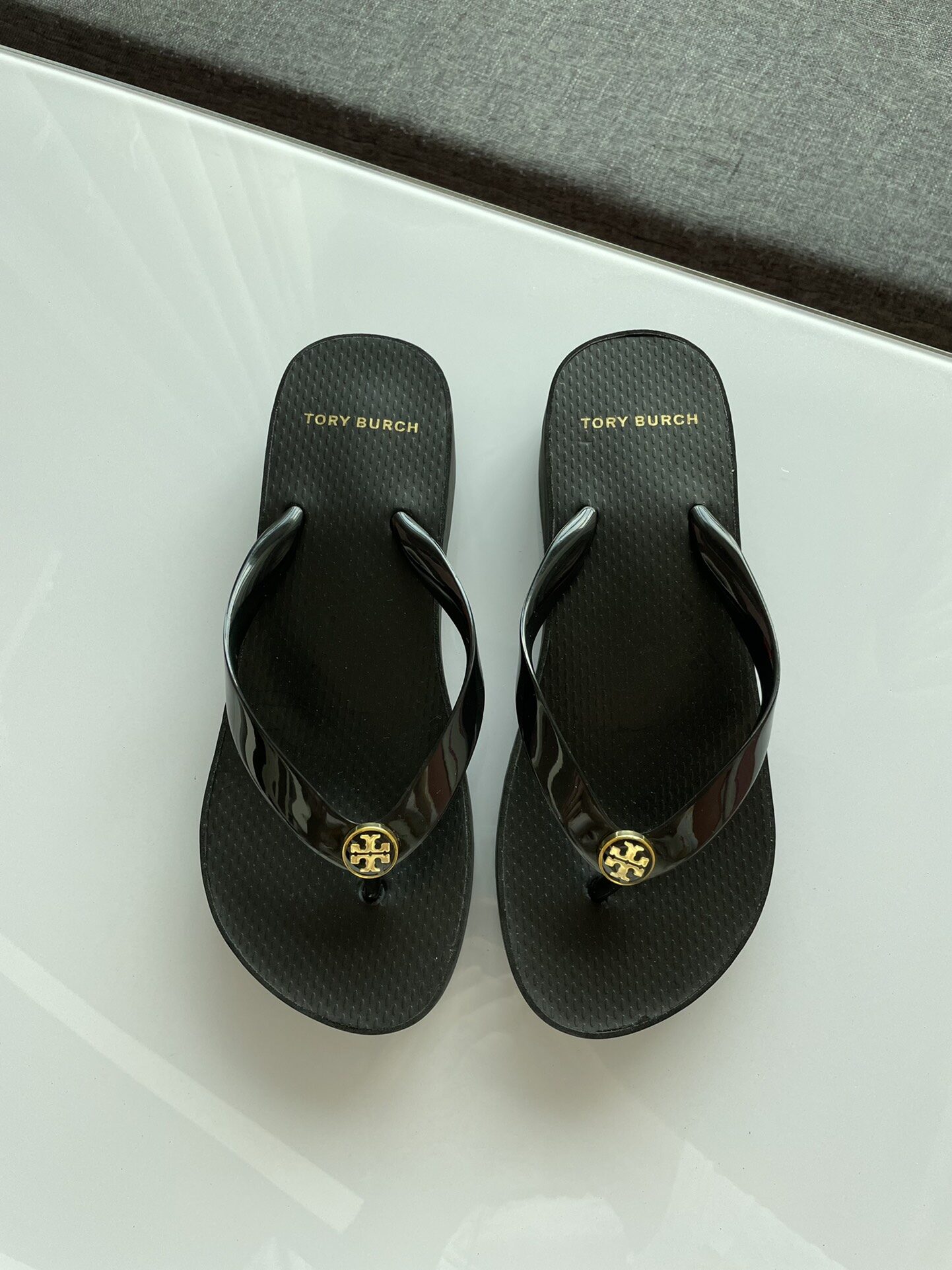 [Tory burch HongKong] Tory Burch Classic Summer  Women's Wedge Flip Flops Shallow Beach Vacation Essential
