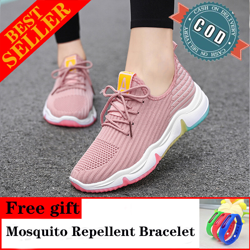 lace free sports shoes