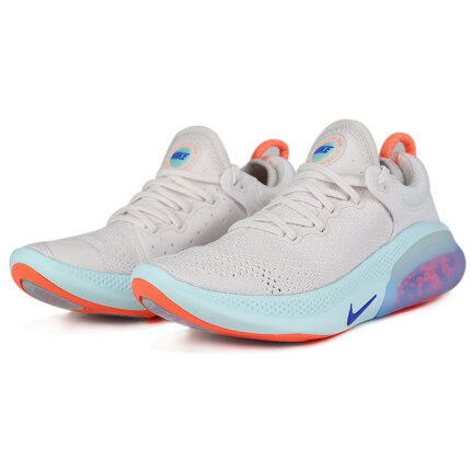 nike strap tennis shoes