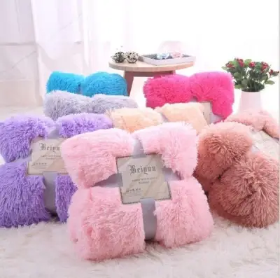 Long Fur Throw Blanket Super Soft Long Shaggy Faux Fur Lightweight Warm Cozy Plush Fluffy Decorative Blanket for Couch Bed Chair